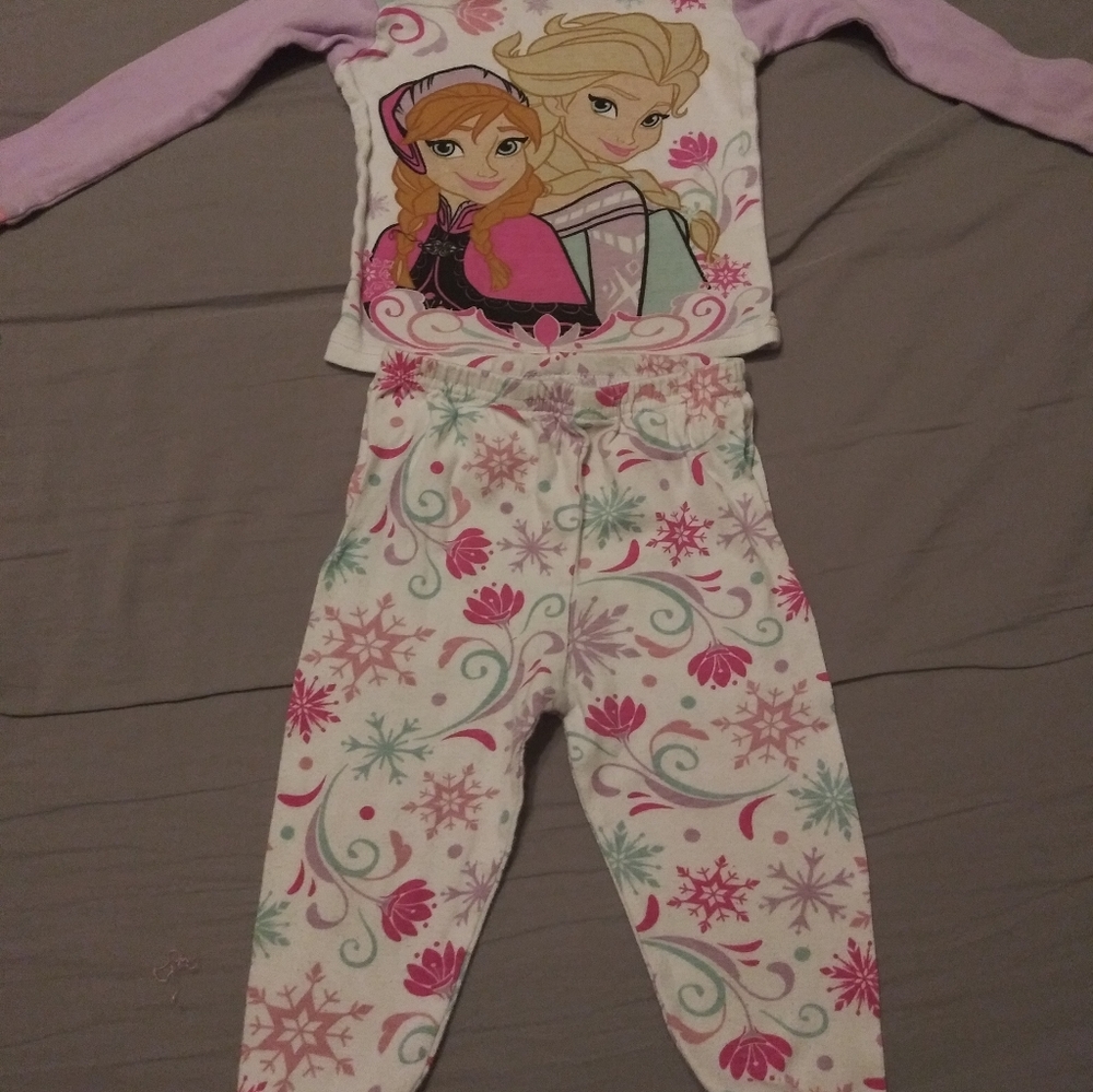 3 sets of Infant pajamas